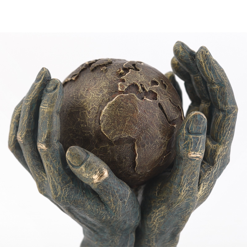 Скульптура "Мир в твоих руках", бронзовый, камень