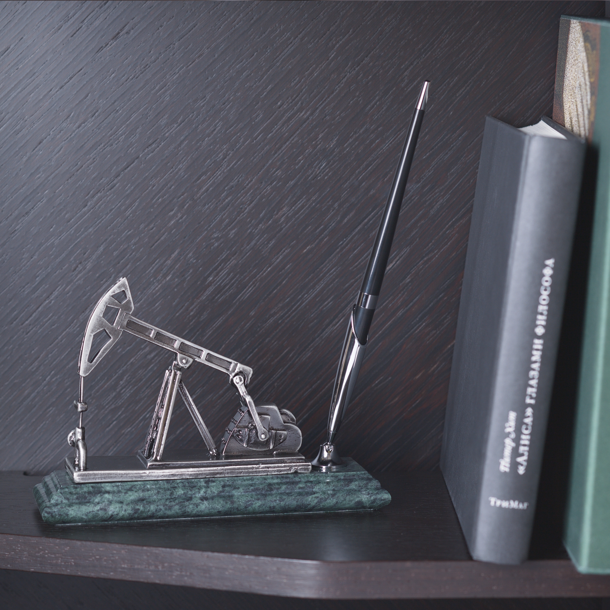 Подставка "Нефтяная качалка" с ручкой, зеленый, мраморная крошка/металл/чернение