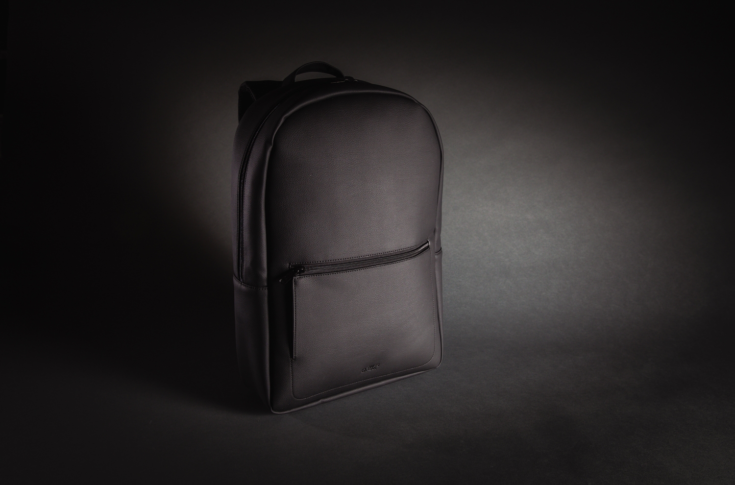 Рюкзак для ноутбука Swiss Peak Deluxe из экокожи (без ПВХ), пластик