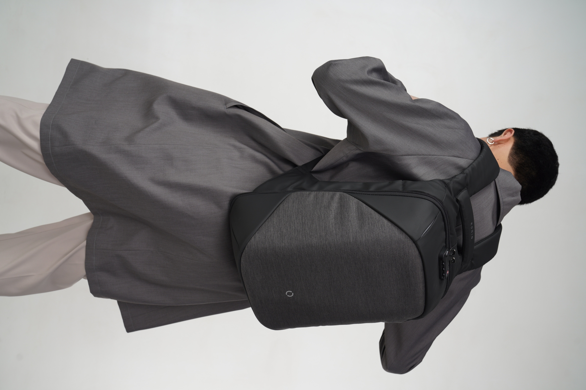 Рюкзак ClickPack 46х34х16 см, черный, #000000, полиэстер многослойного плетения, многослойный материал водоотталкивающий