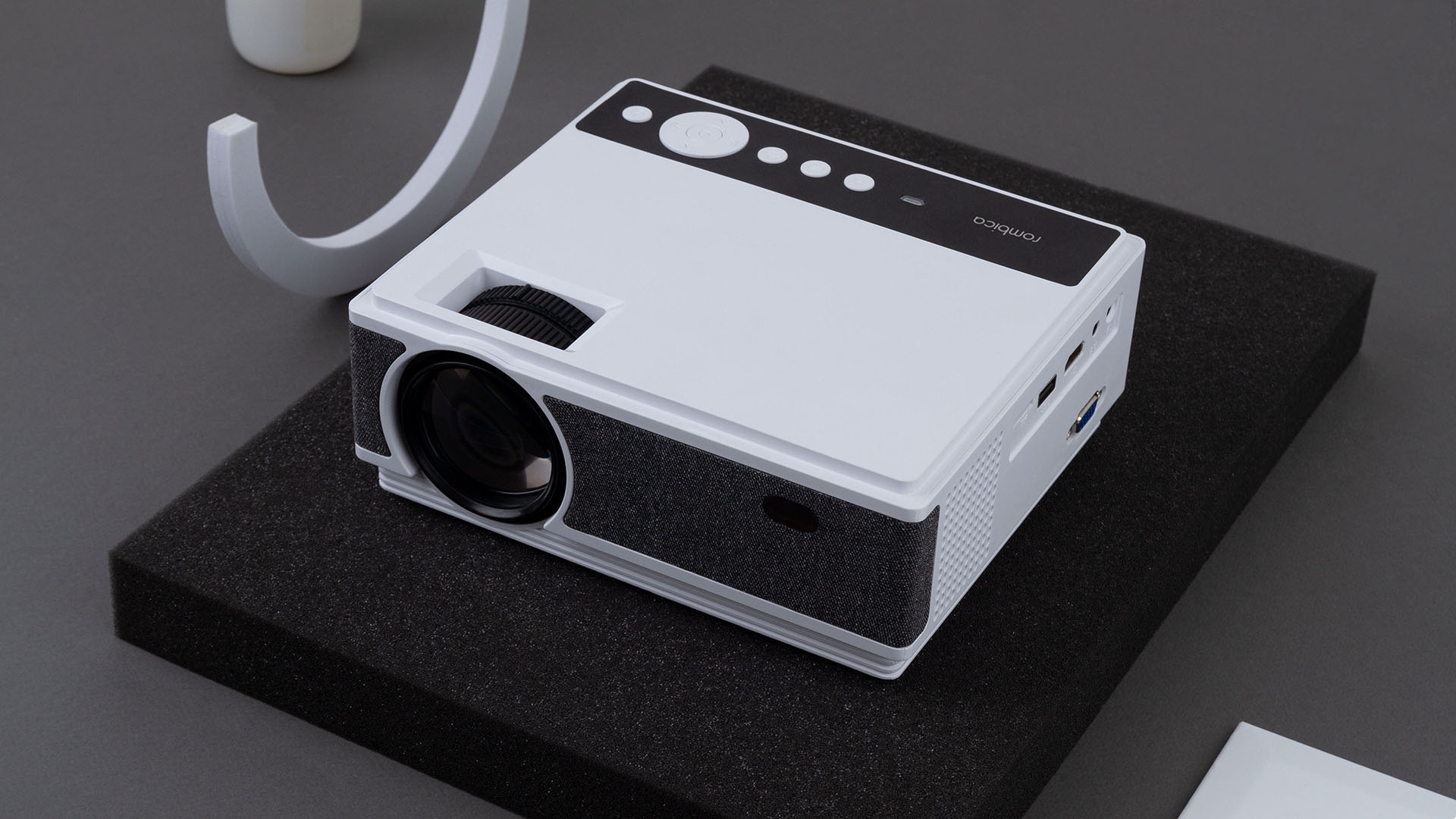 Rombica ray box b1 1280x720, 2000:1, 2000 лм, lcd, 1. проектор lg bf50nst (lg). проектор ray box b1. проектор rombica ray box b1 белый. Rombica ray box b1.