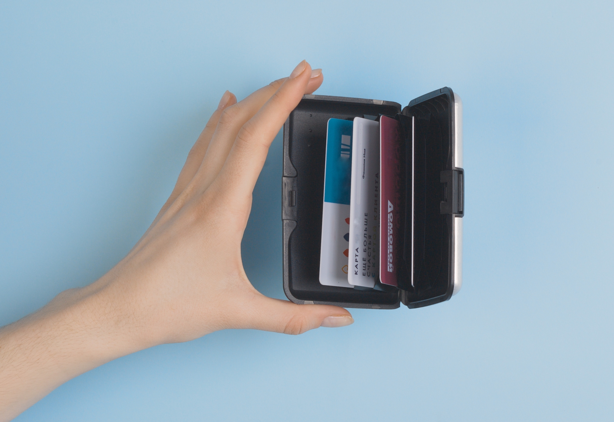 Футляр "Trust" для банковских карт и визиток с RFID - защитой, серебристый, металл