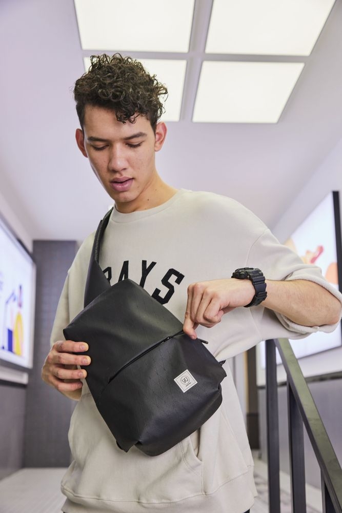 Рюкзак на одно плечо City Sling Bag, черный, черный, материал верха - полиуретан; подкладка - полиэстер