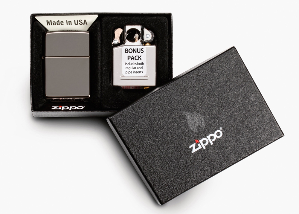 Подарочный набор ZIPPO: зажигалка Black Ice® и вставной блок для зажигалок для трубок, латунь/сталь, серый