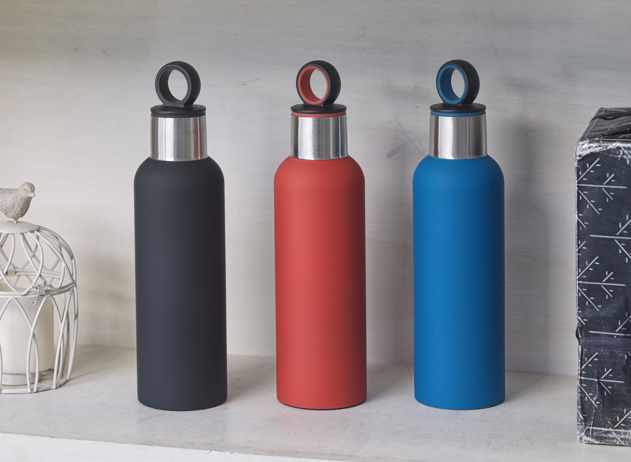 Термобутылка "Силуэт" 500 мл, покрытие soft touch, красный, нержавеющая сталь/soft touch/пластик