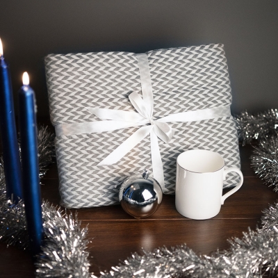 Подарочный набор SILVER: плед, кружка, шар новогодний, серый, несколько материалов