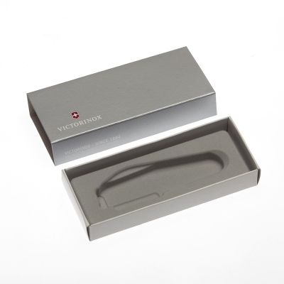 Коробка для ножей VICTORINOX 91 мм толщиной до 2 уровней, картонная, серебристая Коробка для ножей VICTORINOX 91 мм толщиной до 2 уровней, картонная, серебристая