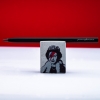 Набор Pininfarina Banksy Lizzy Stardust: карандаш SMART с бетонной подставкой